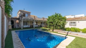 San Pedro de Alcantara, villa de 5 dormitorios en venta