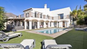 Villa for sale in Estepona Hills, 890,000 €