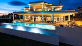 8 bedrooms villa for sale in Benahavis Centro
