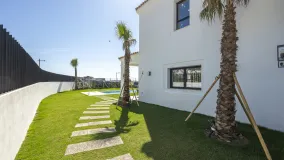 Villa en venta de 4 dormitorios en Estepona