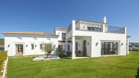 Villa en venta de 4 dormitorios en Estepona