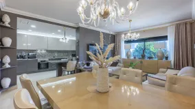 Comprar apartamento planta baja de 5 dormitorios en Benahavis