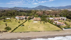 Villa en venta de 4 dormitorios en Guadalmina Baja