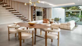 5 bedrooms villa in Parque Elviria for sale