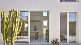 Villa for sale in Estepona with 3 bedrooms