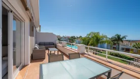 Ático de 2 dormitorios a la venta en Cortijo del Mar