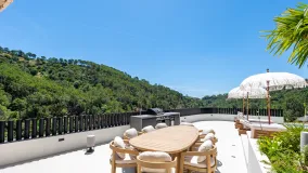 Se vende villa de 8 dormitorios en Monte Mayor