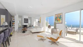 Ático de 2 dormitorios en venta en Los Altos de los Monteros