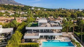 Nueva Andalucia, villa de 5 dormitorios en venta