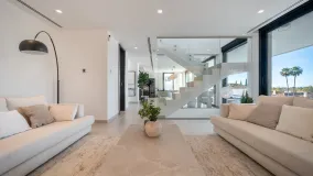 Nueva Andalucia, villa de 5 dormitorios en venta