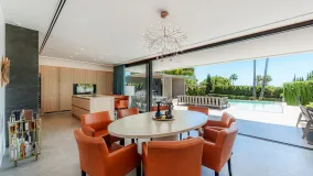 Villa for sale in Las Brisas with 4 bedrooms