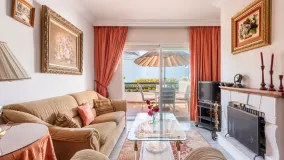 For sale duplex penthouse with 4 bedrooms in Guadalmina Baja