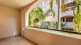 Comprar apartamento de 2 dormitorios en Medina de Banús