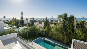 Villa for sale in Las Chapas