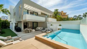Pareado en venta con 5 dormitorios en Ventura del Mar
