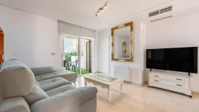 Adosado en venta en Marbella Este con 3 dormitorios