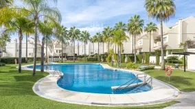 Adosado en venta en Marbella Este con 3 dormitorios