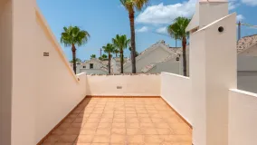 Adosado en venta en Marbella Este con 3 dormitorios