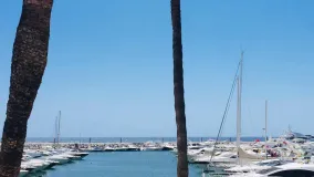 Apartamento en venta en Marbella - Puerto Banus con 2 dormitorios