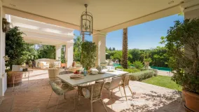 Villa en venta con 8 dormitorios en Guadalmina Baja