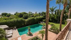 Villa en venta con 8 dormitorios en Guadalmina Baja