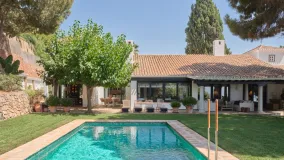 For sale El Candado villa with 6 bedrooms