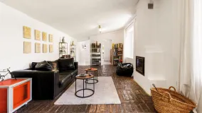 Coin, casa de campo de 4 dormitorios en venta