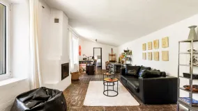 Coin, casa de campo de 4 dormitorios en venta