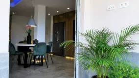 Apartamento en venta de 3 dormitorios en Estepona Puerto