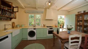 Country house for sale in Estepona