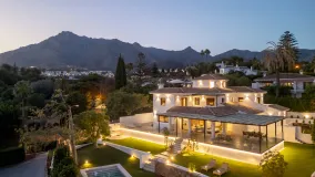 Comprar villa de 5 dormitorios en Marbella Golden Mile
