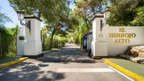 For sale El Herrojo villa with 5 bedrooms