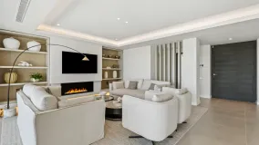 5 bedrooms villa for sale in Nueva Andalucia