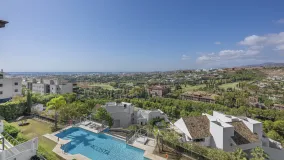 Penthouse with 2 bedrooms for sale in Benahavis