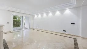 Montebello Hills, apartamento planta baja en venta