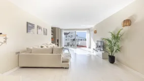 Apartamento a la venta de 3 dormitorios en Marbella - Puerto Banus