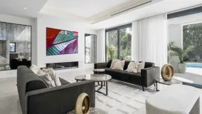 Villa for sale in El Campanario with 4 bedrooms