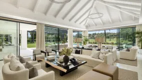 Buy 7 bedrooms villa in Las Brisas