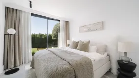 Villa for sale in Nueva Andalucia