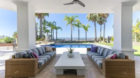 Comprar villa en Los Arqueros con 5 dormitorios