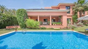 Altos de Puente Romano, villa con 5 dormitorios en venta