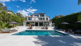 Villa for sale in Nueva Andalucia with 5 bedrooms