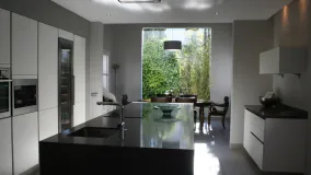 Villa for sale in Guadalmina Baja with 5 bedrooms