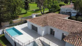 Comprar villa con 4 dormitorios en Guadalmina Alta