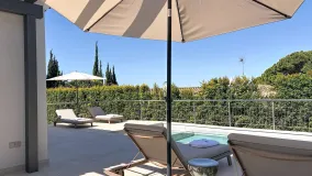 Comprar villa con 4 dormitorios en Guadalmina Alta