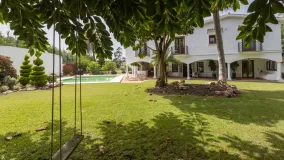 Villa en venta de 4 dormitorios en Guadalmina Baja