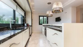 Villa a la venta en Las Lomas del Marbella Club de 6 dormitorios