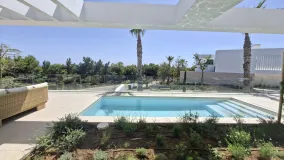 Apartamento a la venta en Marbella Este con 4 dormitorios