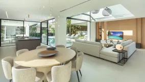 Villa en venta de 5 dormitorios en Las Brisas