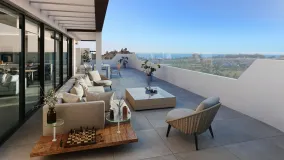Ático de 3 dormitorios en venta en Estepona Este
